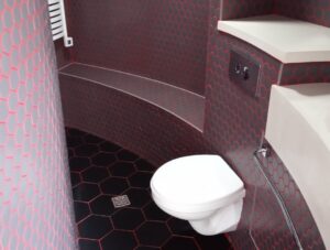 Устройство туалета и раковины в купольном доме — пример монтажа сантехники.