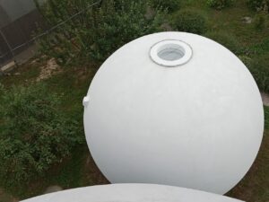 Купольный дом круглогодичный — энергоэффективное жилье сферической формы.